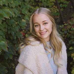 Meet your Posher, Brooke